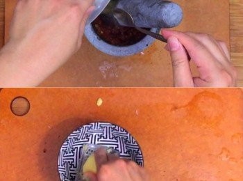 step10: <span class="group_2">酸辣汁</span>
薑去皮，蒜頭去皮去底，紅蔥頭去皮，全部切粒放入石盅
指天椒去蒂放入石盅，把全部材料搗爛
（沒有石盅的話，就盡量磨蓉切碎）
之後加入雞湯、白醋、糖 、鹽 拌勻即成