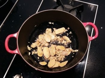 step4: 小火拌炒........