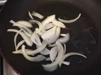 step1: 先將意粉烚熟盛起備用(呢款日式意粉不用過冷河的);