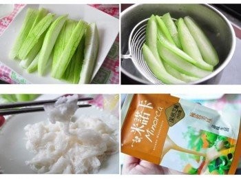 step2: 將絲瓜取翠綠邊緣切細長條狀，(中間的絲瓜棉及籽切除後可以再利用煮湯吃)滾水川燙備用，日本山藥則以刨刀刨成細絲，另外使用現成的深煎芝麻醬沙拉
