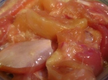 step2: 先用醃料把雞肉醃大概10－20分鐘