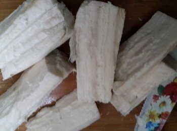 step3: 粉葛去皮洗淨、切長形再切細塊