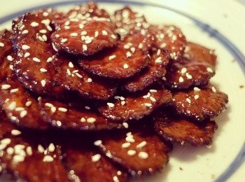 step5: 最後步驟的蜜糖，可加黑椒成為黑椒豬肉乾。加桂花糖又可成為桂花蜜豬肉乾。大家快快試做吧！