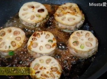 step6: 加入<span class="group_3">汁料</span>煮滾，加蓋小火煮4-5分鐘