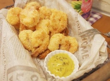 step6: 一顆顆金黃色的椰絲蝦仁~~ 讓人忍不住想趕快拿一顆起來吃呢:)