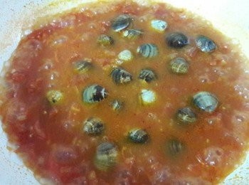 step6: 再加入清洗好的蛤蜊