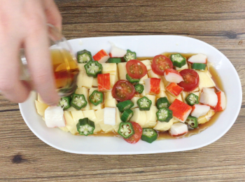 step12: 淋在蒸好的玉子豆腐上，完成。