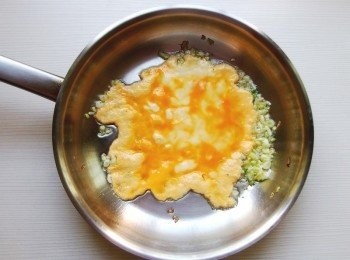 step5: 加入蛋汁。