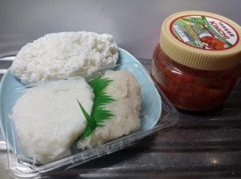 step1: 冷飯前一晚先放入冰格，冰至堅硬。
