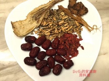 step1: 中藥材，可以去中藥行配，約70元（不含紅棗、枸杞）