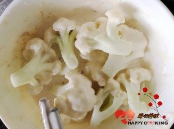 step4: 白花菜切成適當大小裹上麵糊