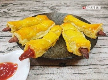 step8: 烤箱200℃預熱後，烤20～25分鐘，至酥捲金黃上色即可。