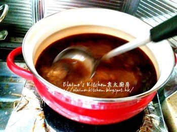 step11: 粉漿放回涼粉水中 , 拌勻用慢火慢慢煮至杰身