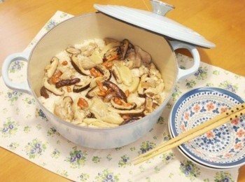 step7: 麻油香味無法擋，「香菇麻油雞炊飯」溫暖上桌 ♡