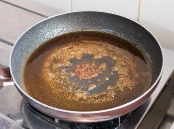 step8: 加入蜜糖、薑汁和日本豉油拌勻。