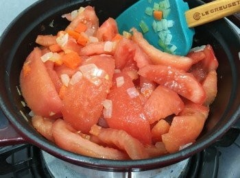 step8: 再加入蕃茄快炒一會