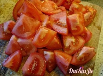 step3: 蕃茄切塊