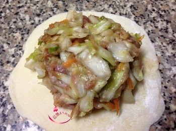 step9: 桿成原薄片放入內餡