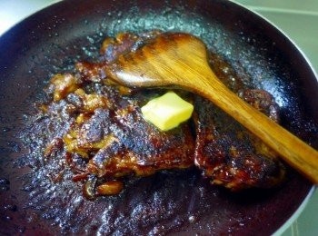 step4: 起鍋前下一塊奶油增加香氣，拌一下就可以起鍋了