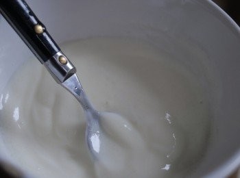 step2: 可加入蜂蜜與乳酪拌勻