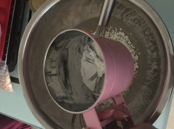 step3: 再加入已篩低筋麵粉及泡打粉