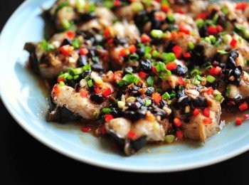 step3: 取出放上葱及紅椒碎作裝飾