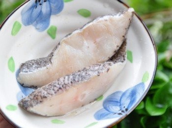 step1: 將鱈魚片以<span class="group_3">醃料</span>稍微醃漬10分鐘