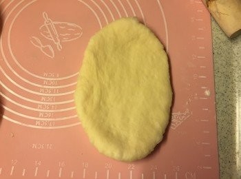 step5: 將麵團碌平
