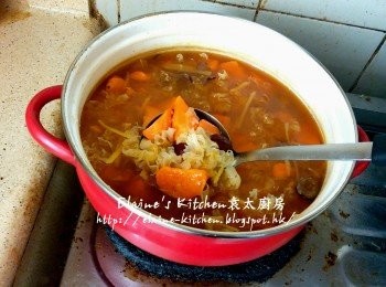 step12: 最後加入西米及片糖轉用中火煮至溶 , 熄火焗30分鐘即可