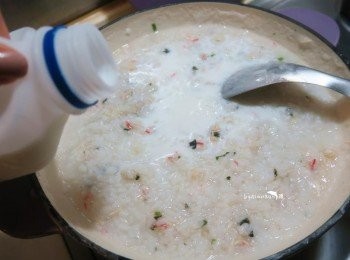 step2: 加入濃湯粉.牛奶