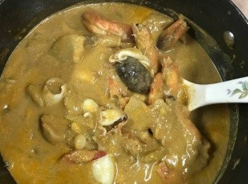 step3: 用上秘制既正宗“海士HAI'S BRAND 喇沙醬料＂，
按包裝上指示煮滾1000毫升濃湯，倒入碗中，放已煮熟的材料同麵條，即搞掂啦！！！ 
 
簡單方便又美味喔！