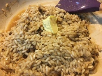 step8: 開蓋後加入牛油攪勻, 並可以加鹽和黑胡椒來調味