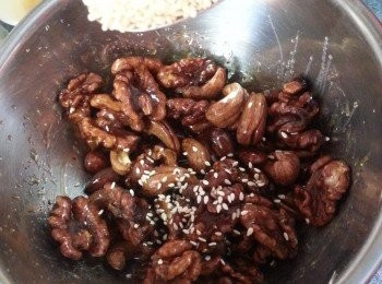 step5: 灑上芝麻拌勻