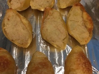 step4: 烤箱預熱180度，放進大蜆殼粉烘烤15-20分鐘，取出。