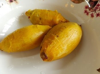 step1: 先將蕃薯蒸熟，去皮，壓成蓉。