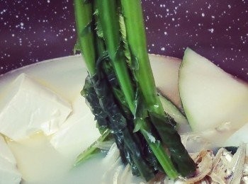 step5: 因為雪菜帶點咸，所以要先試味，唔夠先再略調味便可。