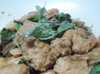 step5: 下九層塔拌炒一下即可