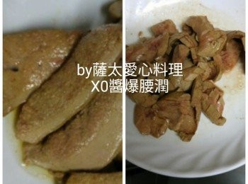 step2: 豬腰潤加雞粉，生粉，酒 硽十分鐘 。豬腰豬潤走油至七成熟 ，撈起備用。 不想走油就可以氽水至七成熟。