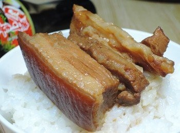 step5: 軟Q軟Q的控肉，再搭上甜甜的醬汁，不多吃一點飯怎麼行呀!!!!