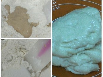 step2: 把中筋粉，鹽，砂糖放置在大碗內 , 加入已成泡沬的酵母水，再逐少加椰奶搓成團(不同品牌的麵粉受水程度都不一樣，要留意是否酌量多加或減少水份)最後加入菜油搓勻。