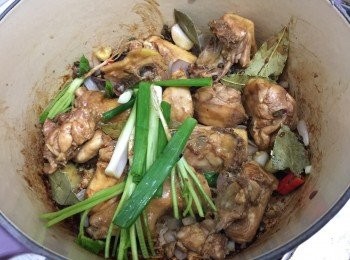 step3: 加入莞茜頭及蔥段