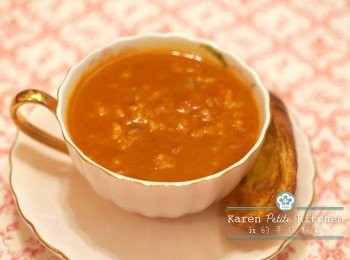 step7: 30分鐘後，打開蓋子，關火。撈起Parsley及Basil，再加入糖、鹽及磨碎黑胡椒調味，試味，即成！