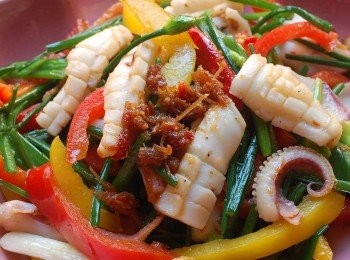 step6: 香氣逼人的XO醬炒海鮮,熱騰騰一上桌就大大受歡迎,色香味俱全。