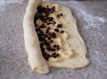 step4: 然後慢慢將較長的一方捲起來