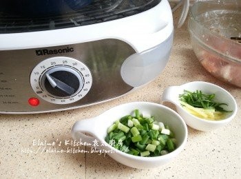 step7: 放入電蒸爐或鑊中隔水用中火蒸15分鐘