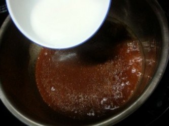 step20: 將汁液加上(用生粉1茶匙加1湯匙水拌勻)煮成獻汁