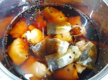 step3: 將所有<span class="group_1">材料</span>及<span class="group_2">調味料</span>放入『 智營.金』低糖健康蒸飯煲內膽。