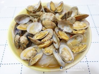 step6: 惹味的辣酒大蜆撈粉皮就大功告成！