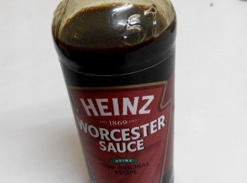 step5: 在Group裡有朋友請問Jojo什麼是喼汁？
在這裡Jojo說明一下： 喼汁（英文：Worcestershire sauce）是英國一種醬，味道酸辣，色澤黑色。喼汁是由英國的李派林（Lea & Perrins）1838年發明。這是我 喼汁 的圖片（Jojo沒有做任何銷售喼汁代理，只做分享而已）