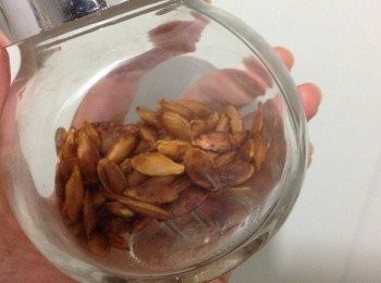 step3: 待瓜子涼了可用佇物瓶佇起慢慢享用